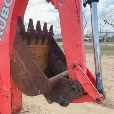 2018 Kubota M62 thumbnail