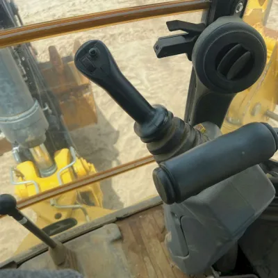 2019 Deere 410L thumbnail
