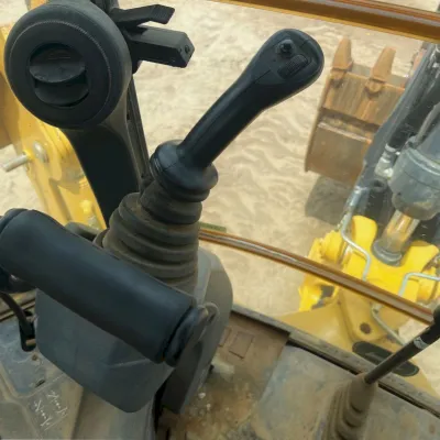 2019 Deere 410L thumbnail
