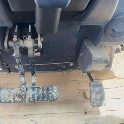 2019 Deere 410L thumbnail