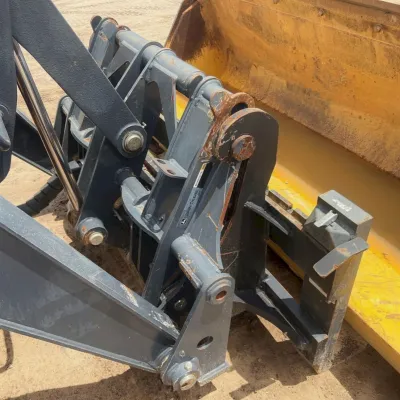2019 Deere 410L thumbnail