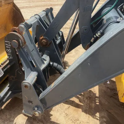 2019 Deere 410L thumbnail