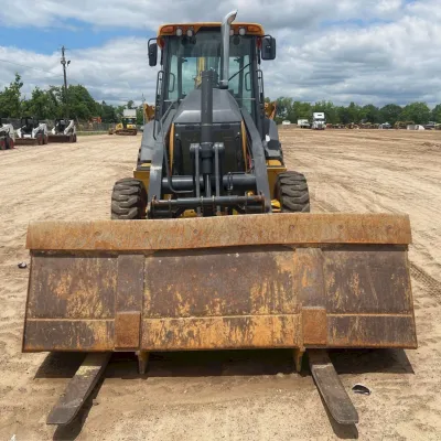 2019 Deere 410L thumbnail