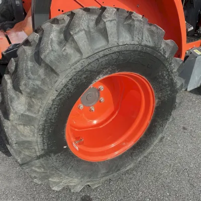 2016 Kubota L47 thumbnail