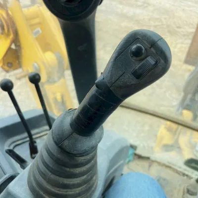 2019 Deere 410L thumbnail