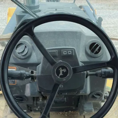 2019 Deere 410L thumbnail