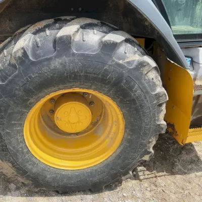 2019 Deere 410L thumbnail