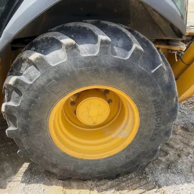2019 Deere 410L thumbnail
