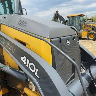 2019 Deere 410L thumbnail