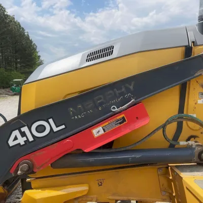 2019 Deere 410L thumbnail