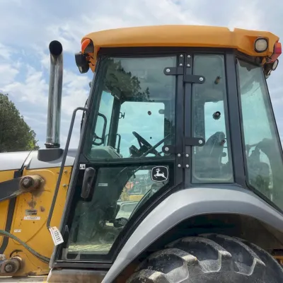 2019 Deere 410L thumbnail