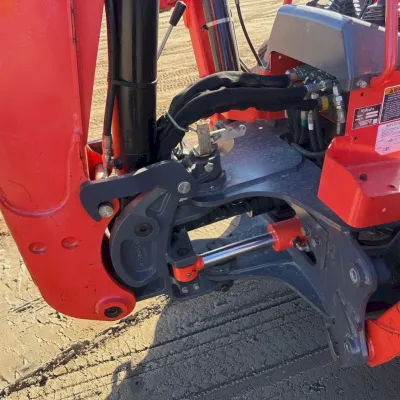 2018 Kubota L47 thumbnail