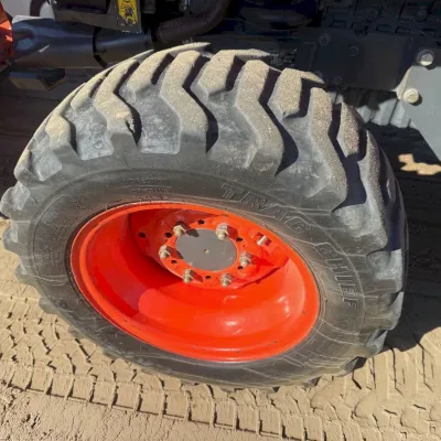 2018 Kubota L47 thumbnail