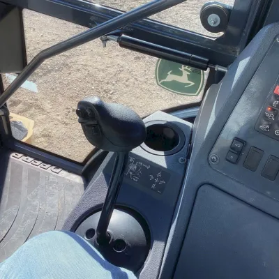 2020 Deere 410L thumbnail