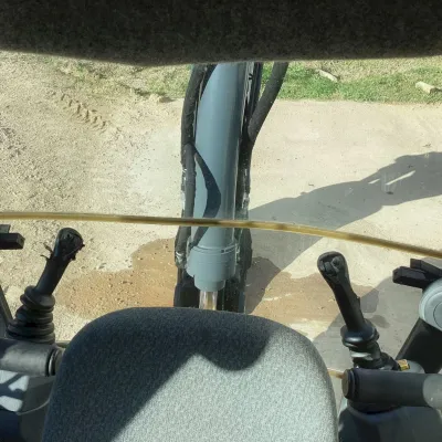 2020 Deere 410L thumbnail