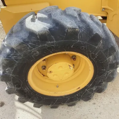 2020 Deere 410L thumbnail