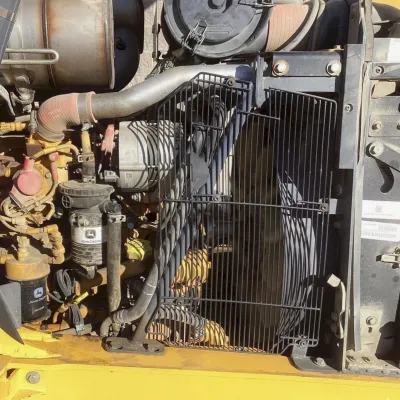 2020 Deere 410L thumbnail