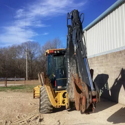 2020 Deere 410L thumbnail