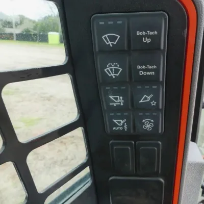 2023 Bobcat T64 thumbnail