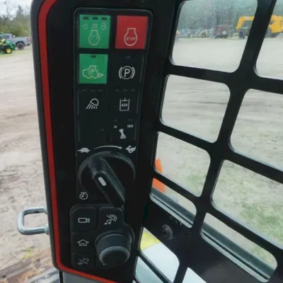 2023 Bobcat T64 thumbnail