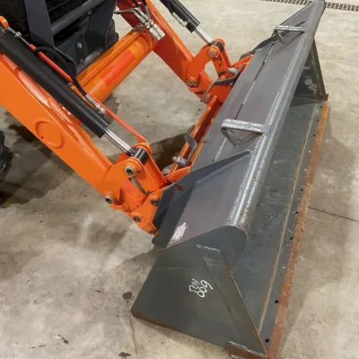 2016 Kubota L47 thumbnail