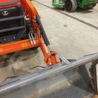 2016 Kubota L47 thumbnail