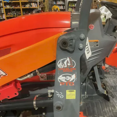 2016 Kubota L47 thumbnail