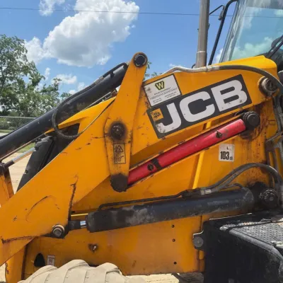 2017 JCB 3CX 15HFCE thumbnail