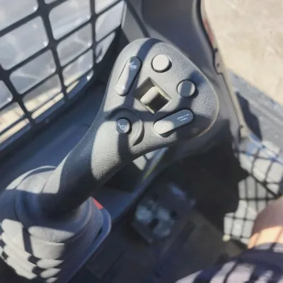 2023 Bobcat T64 thumbnail