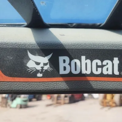 2023 Bobcat T64 thumbnail