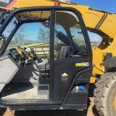 2019 Caterpillar TL642D thumbnail