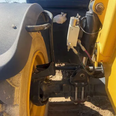 2019 Caterpillar TL642D thumbnail