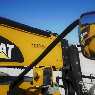 2016 Caterpillar TL642D thumbnail