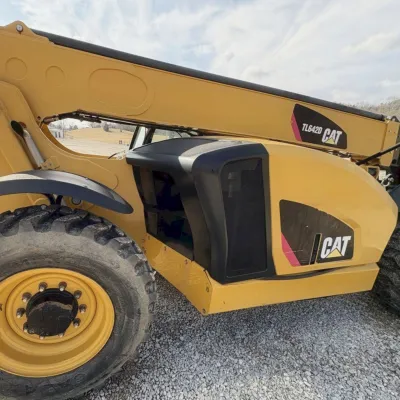 2019 Caterpillar TL642D thumbnail