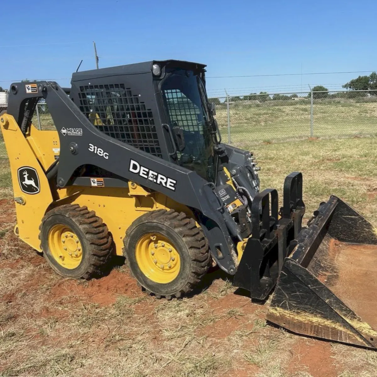2022 Deere 318G