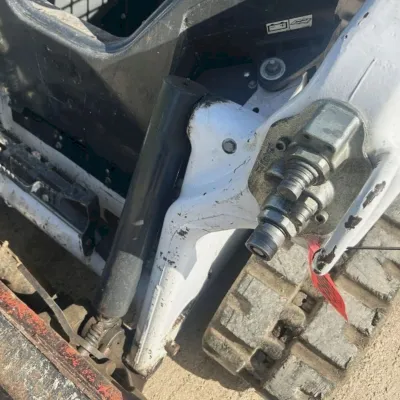 2021 Bobcat T64 thumbnail