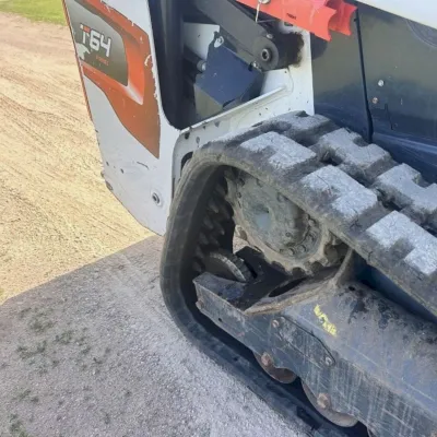 2021 Bobcat T64 thumbnail