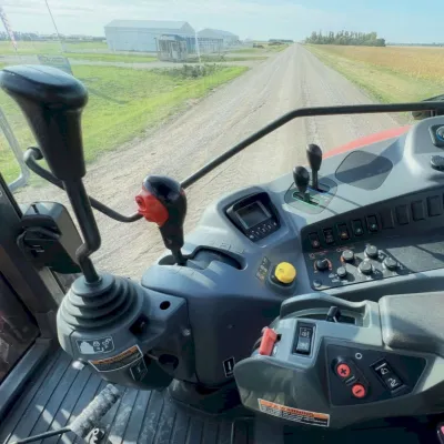 2017 Kubota M6-111 thumbnail