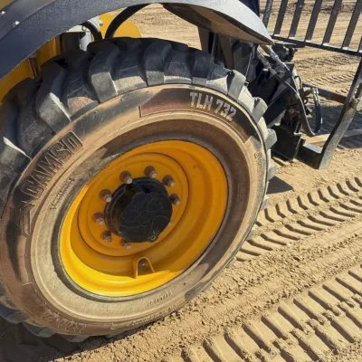 2017 Caterpillar TL642D thumbnail