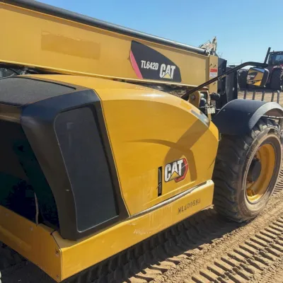 2017 Caterpillar TL642D thumbnail