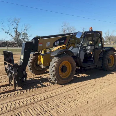 2017 Caterpillar TL642D thumbnail