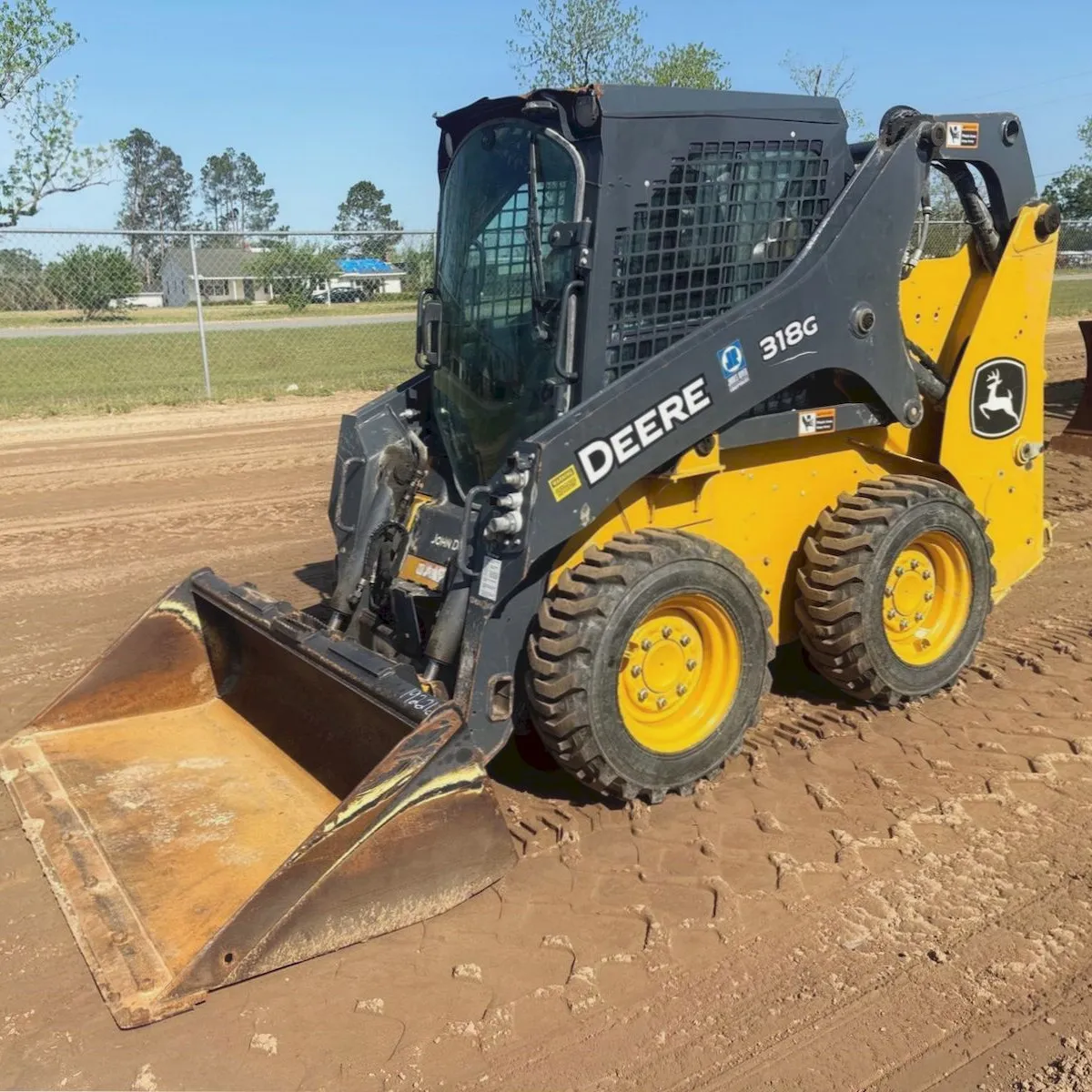 2022 Deere 318G