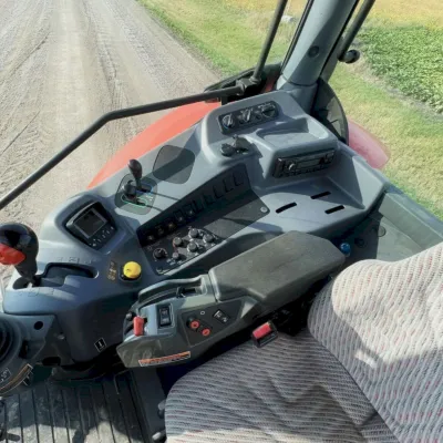 2017 Kubota M6-111 thumbnail