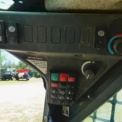 2023 Deere 318G thumbnail