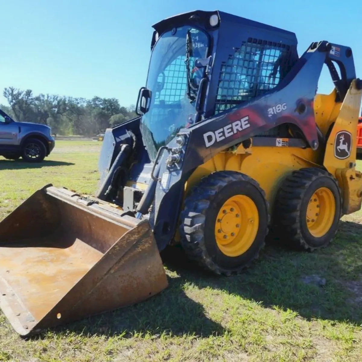 2023 Deere 318G