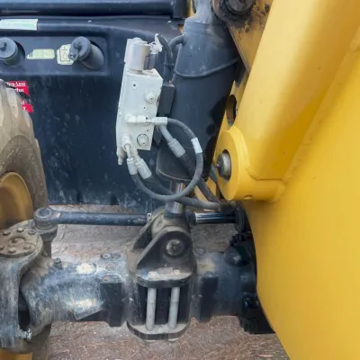 2017 Caterpillar TL642D thumbnail