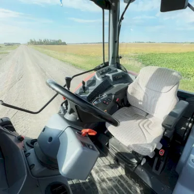 2017 Kubota M6-111 thumbnail