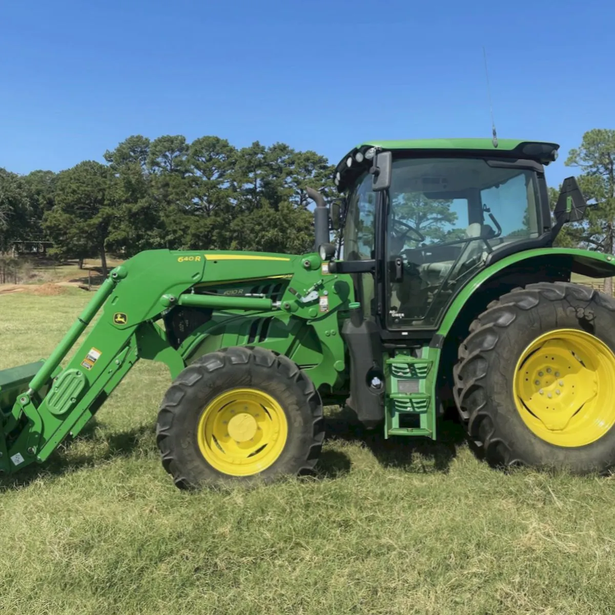 2018 John Deere 6110R