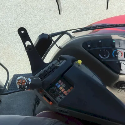 2017 Case IH Magnum 240 CVT thumbnail