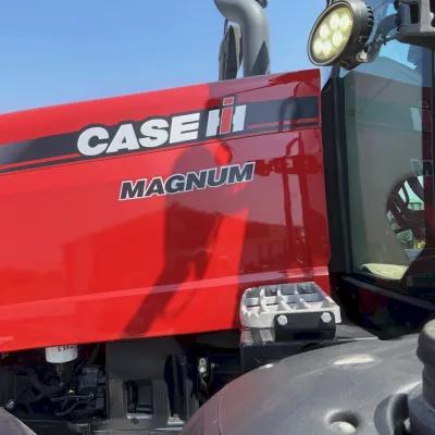2017 Case IH Magnum 240 CVT thumbnail